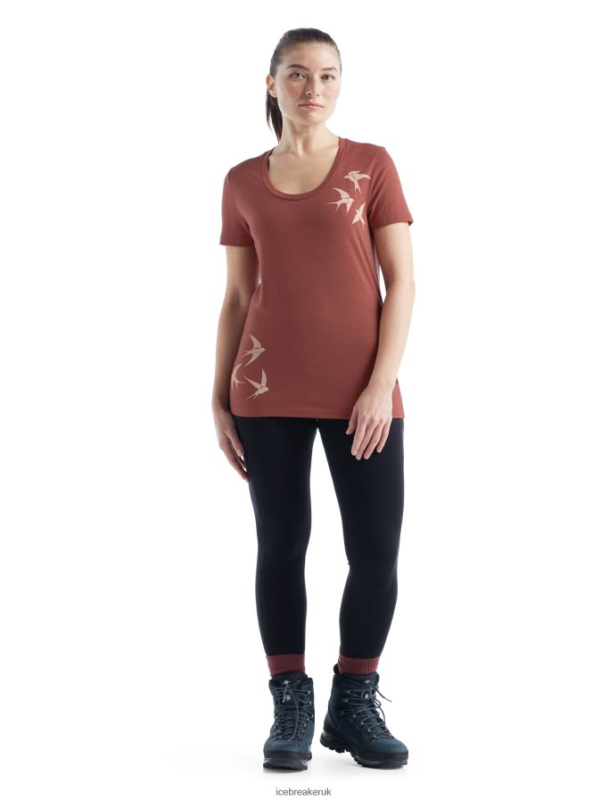 Icebreaker Women Merino Tech Lite II Short Sleeve Scoop T-Shirt Swarming Shapes Z04NXR926 Clothing Grape - Image 2